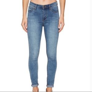 Free People Gummy roller skinny jeans size 28